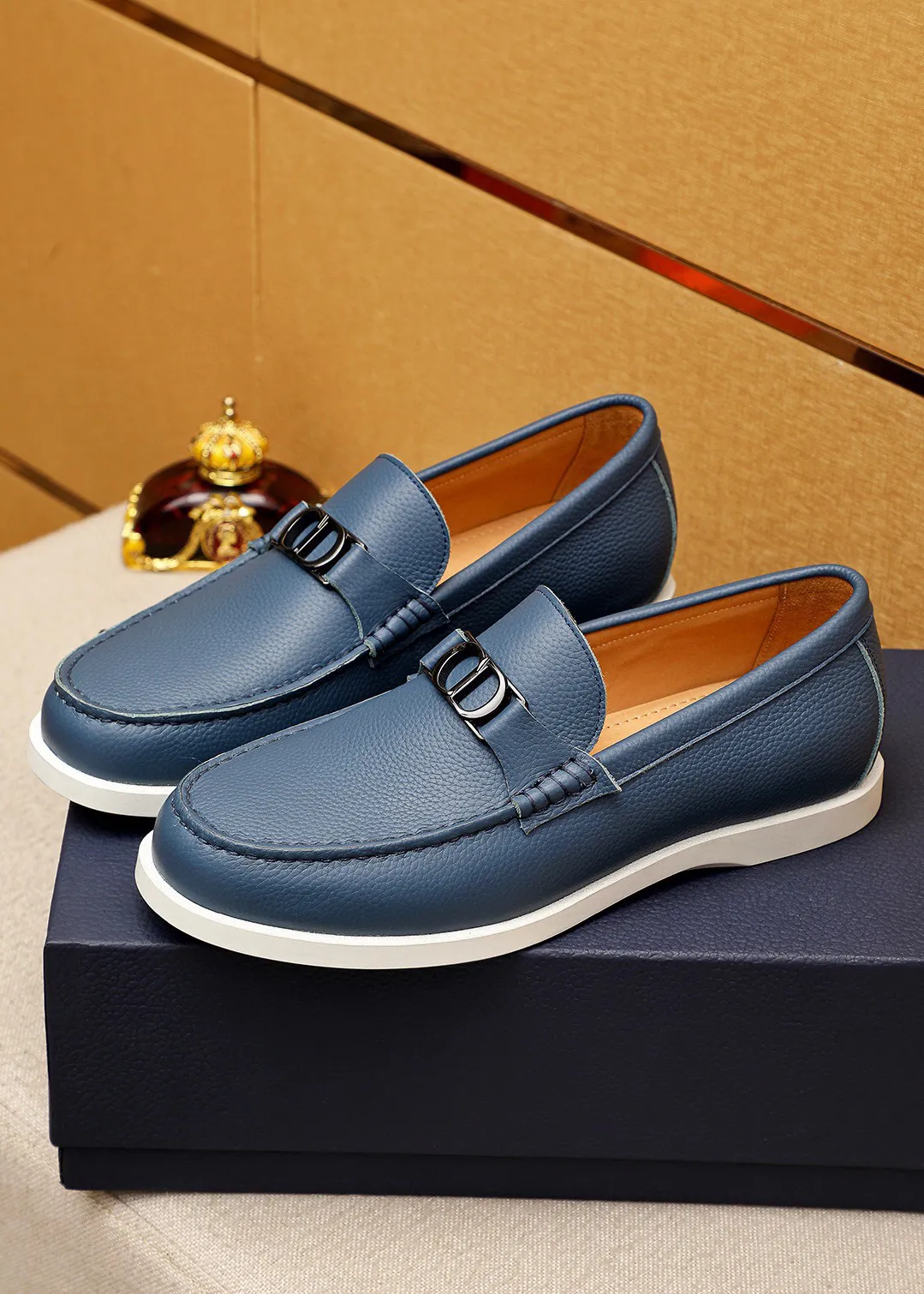 Men's shoes 💰480 💐Original packaging Product trademark: Dior "Dior" casual leather shoes Regular size: 38-44 (45.46.47🉑️Customized) Product materials: Selected Italian imported first-layer pebbled cowhide leather upper + luxury hardware buckle, imported water-dyed cowhide lining. Strong three-dimensional visual effect, original rubber outsole Color: 3⃣️colors available